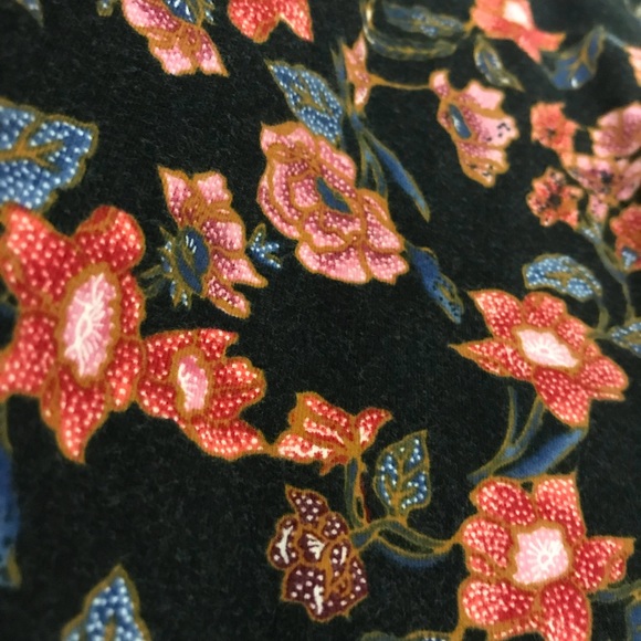 Flower Skirt - Picture 4 of 4